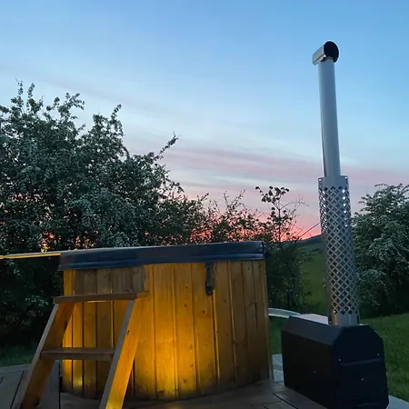 Nuit Insolite En Tipi Avec Bain Nordique Privatif, Petits Déjeuners Inclus Medonville