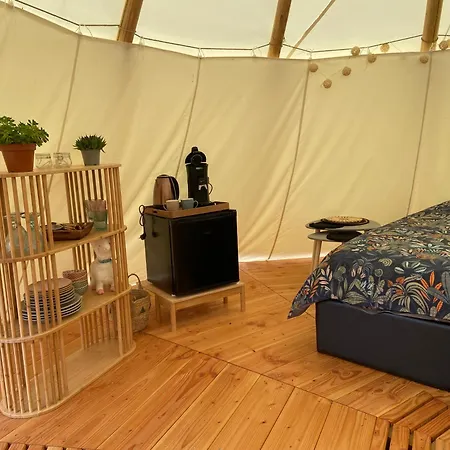Nuit Insolite En Tipi Avec Bain Nordique Privatif, Petits Dejeuners Inclus Medonville