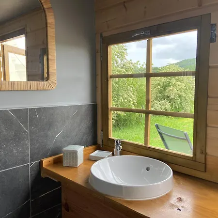 Luxusní stan Nuit Insolite En Tipi Avec Bain Nordique Privatif, Petits Dejeuners Inclus