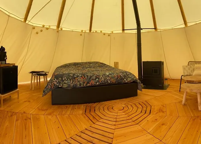 Nuit Insolite En Tipi Avec Bain Nordique Privatif, Petits Dejeuners Inclus Роскошный шатер Medonville