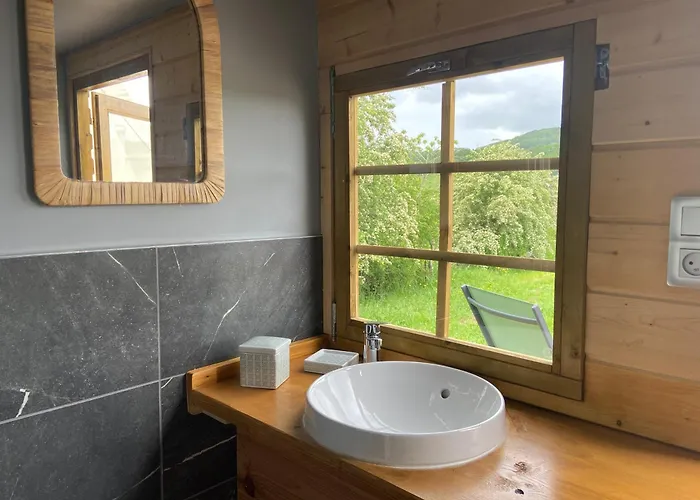 Роскошный шатер Nuit Insolite En Tipi Avec Bain Nordique Privatif, Petits Dejeuners Inclus